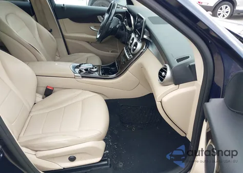 2016 Mercedes-Benz Glc 300 z USA, uszkodzony, nr VIN WDC0G4JB4GF109422